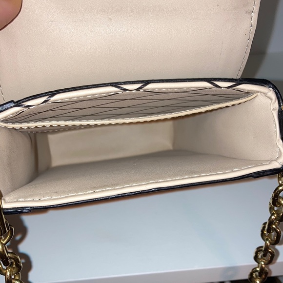 Louis Vuitton pochette trunk vertical in monogram with black trim. - Picture 8 of 11